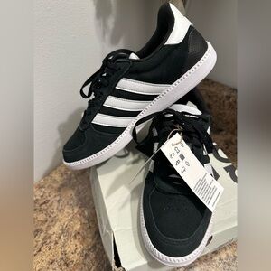 Adidas Black and White Sneakers women’s 6.5